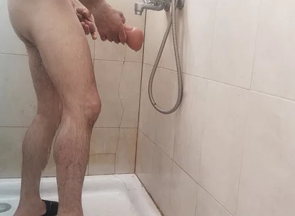 Hard and Nice Dick Gets Horny While Showering