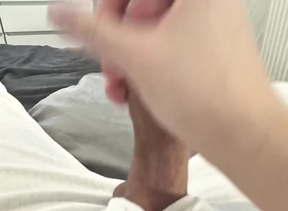 Chilled-out Wank in White Thermals While Watching Porn