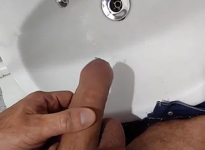 Big Dick Peeing with Skin on