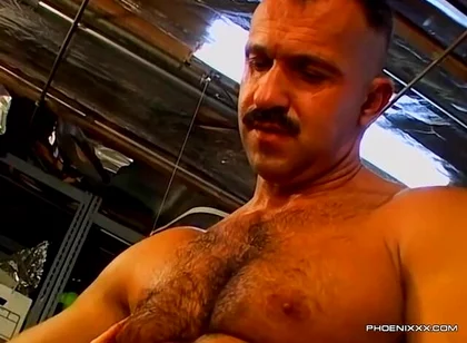 Mechanics fuck in garage