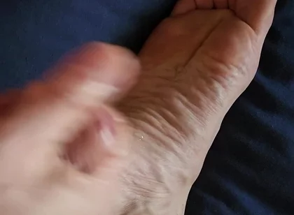 My Wrinkled Soles From Curled Toes Catch Hot Cum While I Masturbate to Orgasm in This Solo Adventure
