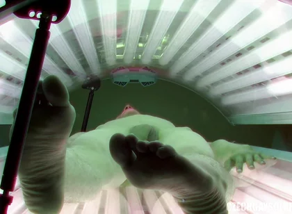 Czech Gay Solarium 1 Slim Twink Caught in Solarium