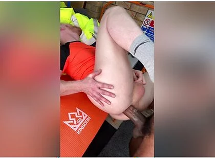 Xxl Hung Bbc Fills Ginger Tradesmans Ass With Cum, Construction And Creampie!