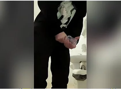 Twink Dryly Jerks Off In The Clinic