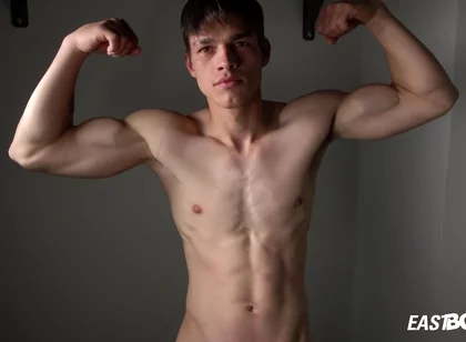 Handsome Solo Muscle Boy Flex Abs With Daniel Donovan