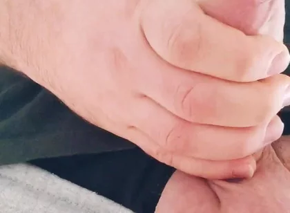 Guy Showed Bouncing Balls and Cummed on the Desk in the Office