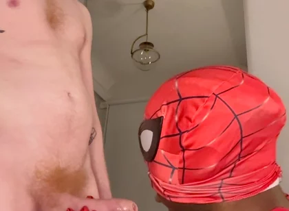 Hot Bottom Gives a Blowjob to a Thick Top