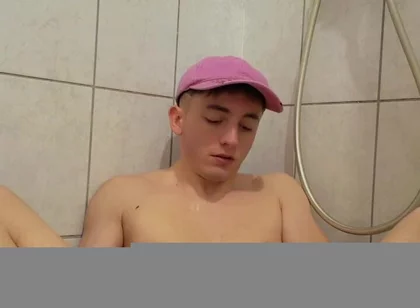 Young Twink Plays with His Piss and Jerks off