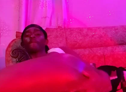 Sexy Big Booty Twink Oils His Ass for 3 Minutes