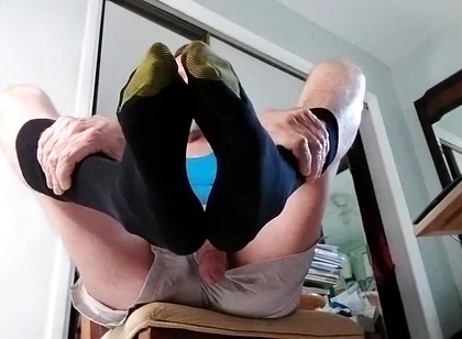 Coach Will Gives Goldtoe Footjobs