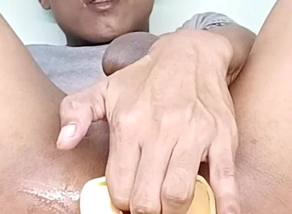 Nueng, No. 121, Nueng, Preparing for a Hot Fist