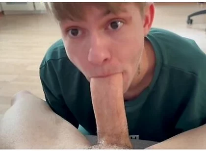 Twink Invited His Twink Friend With A Big Dick Over And Seduced Him Into Giving Him A Blowjob