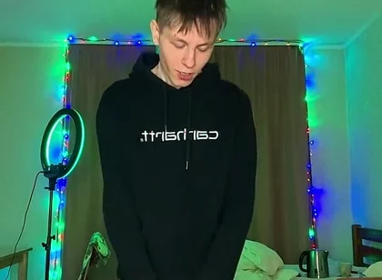 Look at How Much Cum This Hungry Twink Can Spray