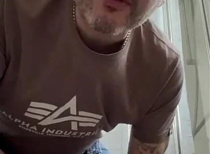 25 Mins of Multiple Piss Videos From Uncut Daddy
