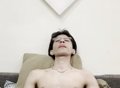 Cute Twink Love to Jerk His Big Dick!
