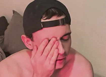 Twink Shoots a Huge Load on His Face!