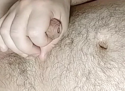 I'm Masturbaating in Bed and Cum to My Belly
