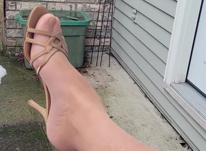 Wearing Nylons and Heels Outside Jacking off