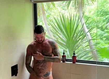 I’d Love to Jerk off in the Shower