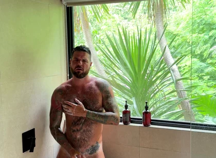 I’d Love to Jerk off in the Shower