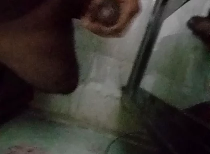 Desi Muscular Boy Oiled His Dick and Masturbates Infront of the Mirror When Nobody in the House