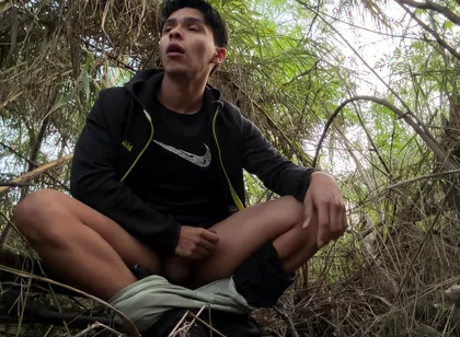 I Was Very Hot and Went to Masturbate in a Public Park