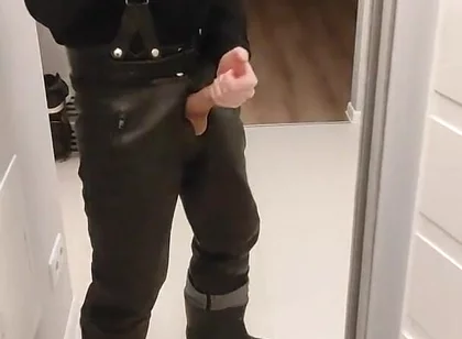 Gay Army Men Fuck. I'm in Rubber Boots and Leather Pants