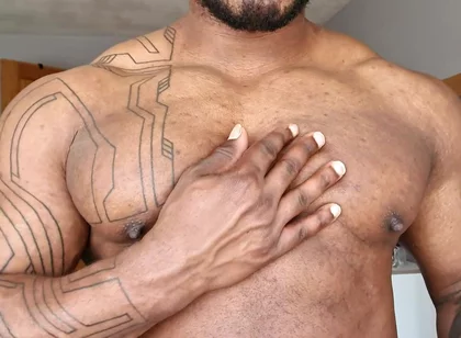 Who Loves a Chest Bounce and Nipples Play.