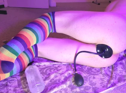 Raine Ryder Size Queen Gaped by Inflatable Plug