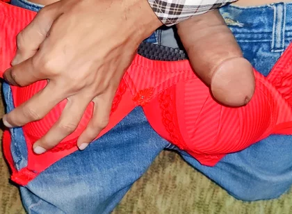 Playing Handjob in to Girlfriend Bra Red