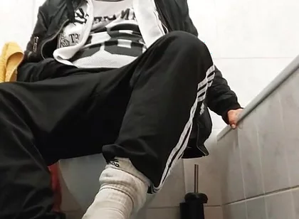 After the Cinema in Wc. Dirtyjunkbro and Socks