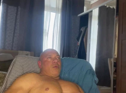 Mr Guru Wank Solo at Home. Bodybuilder Handjob