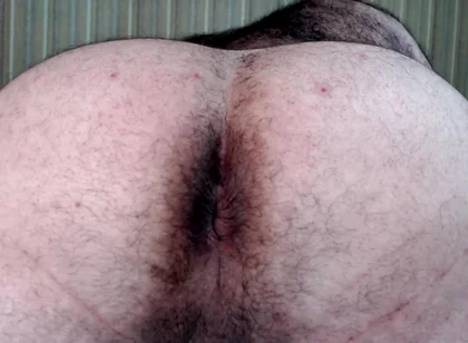 Bullmusclejoe Shows off His Arab Dark Brown Ass Crack