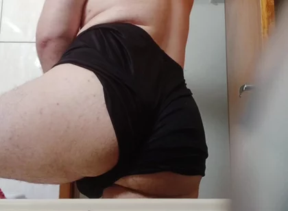 I Like to Show off on the Internet in Exchange for Money