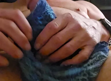 Stroking and Cumming to VR Porn