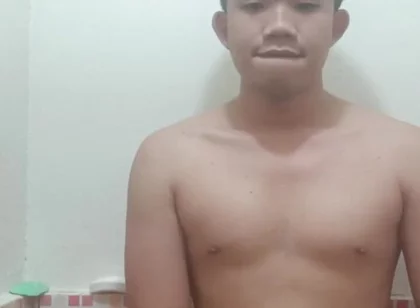 Horny Filipino Is Horny and Lets It Out
