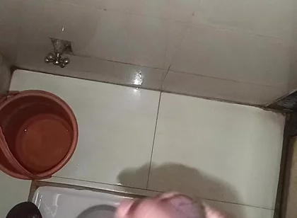 Desi Boy Jerk off on Toilet Masterbet in the Toilet