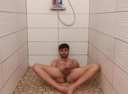 Masturbating Before the Shower - Beepied