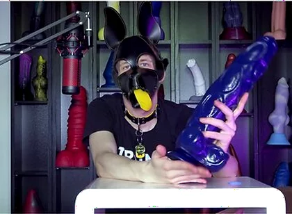 Dildo Unboxing: Luca Xl - Crackstuffers With Puppy Davey