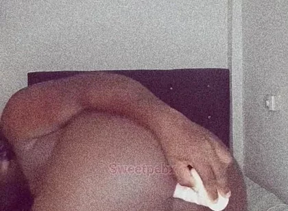 Twerking and Anal Masturbation