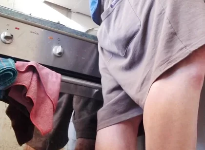 Husband Jerk off to Sink He Is Fast Becasue Wife Can Catch.