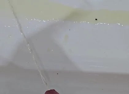 Peeing to the Bathtub