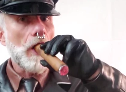 Bluf Smoking