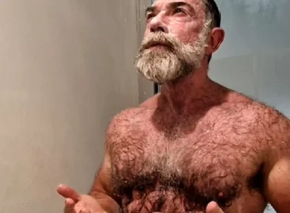 Hairy Muscle Stepdaddy Showering