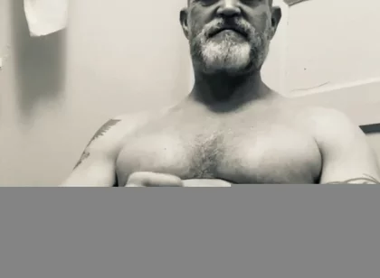 Hot B&w Bathroom Bate.