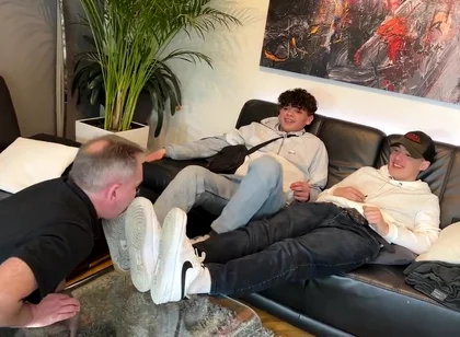 Teen sneaker masters boys