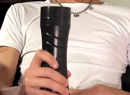 The Boss Is Outraged When He Catches the Employee Masturbating During Work Hours and Wasting Milk