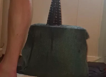 Noface Twink X Riding Multiple Huge Dildo's