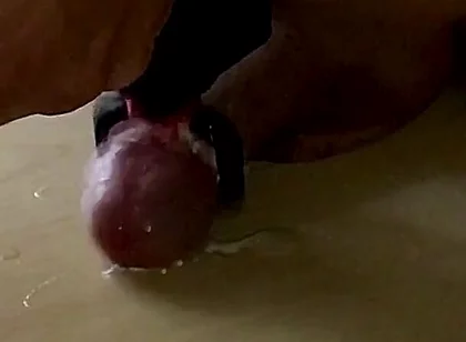 Masturbation with a Hair Tie and a Vibrator Until Cum!