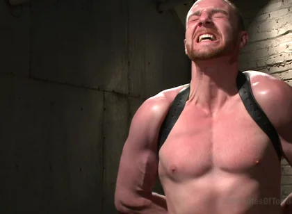 Straight Hunk Jimmy Bullet Pushes His Limits to the Max!